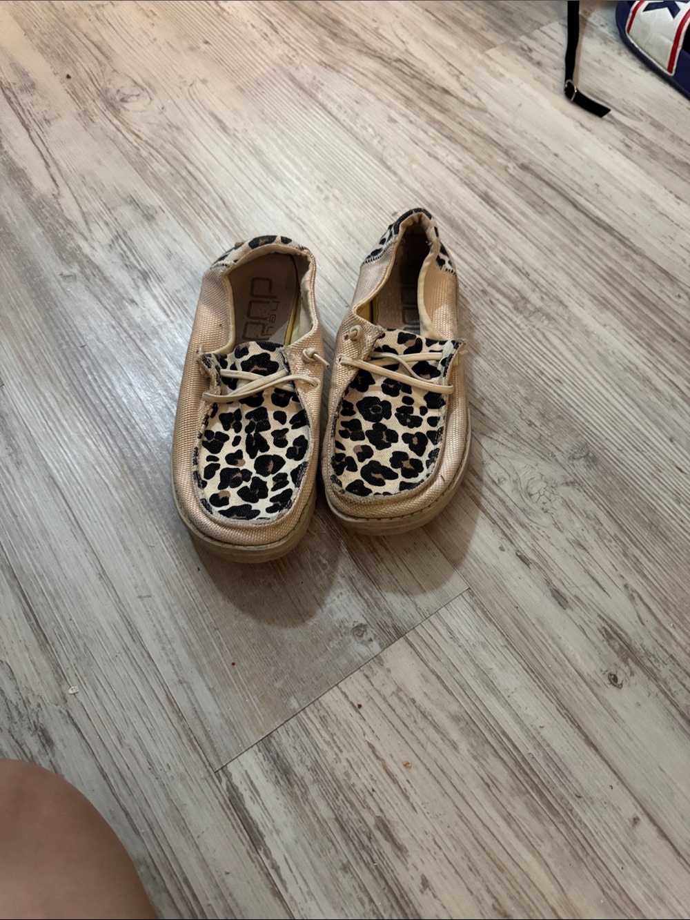 Kids Leopard Print Slip-On Shoes - Beige